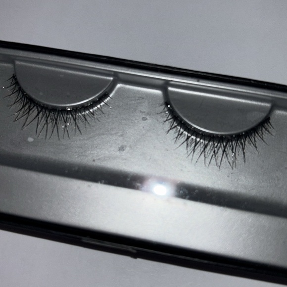 Hipster #20 False Lashes - Black - Picture 4 of 5